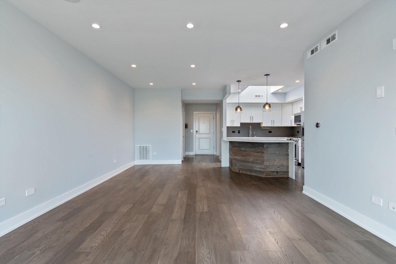 635 Perrie Drive 604
