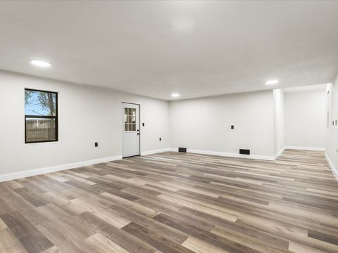 Tiny photo for 7604 N 2nd Street, Machesney Park, IL 61115 (MLS # 12499706)