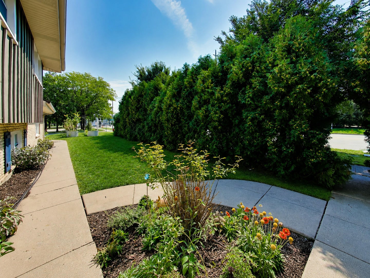 116 W Central Road