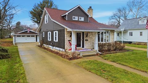 Photo of 705 Institute Boulevard, Dixon, IL 61021 (MLS # 12545119)