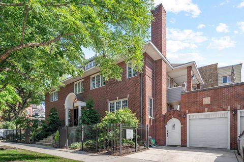 1705 W Leland Avenue Chicago IL 60640