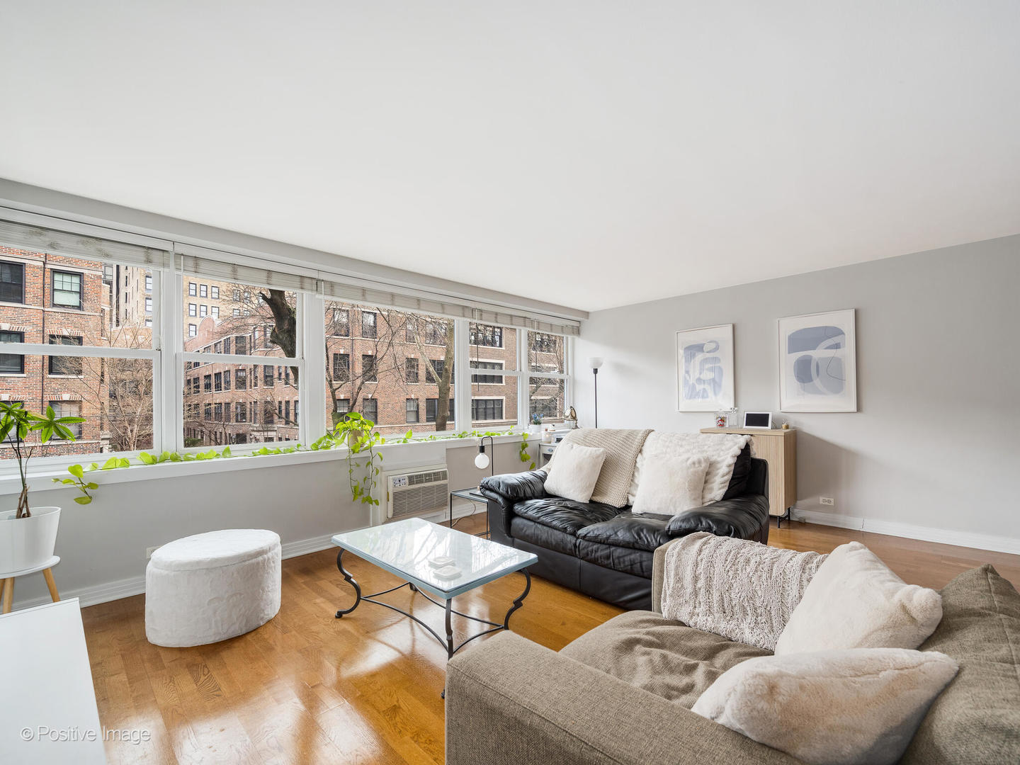 2300 N Commonwealth Avenue 2L