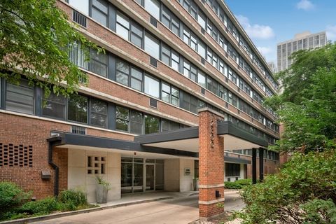 2300 N Commonwealth Avenue 2L Chicago IL 60614