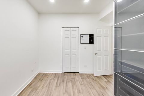 Tiny photo for 6421 N GREENVIEW Avenue #2W, Chicago, IL 60626 (MLS # 12516354)