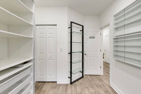 Tiny photo for 6421 N GREENVIEW Avenue #2W, Chicago, IL 60626 (MLS # 12516354)