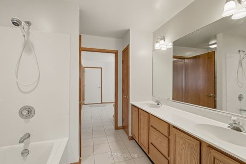 Tiny photo for 18434 Lakeview Circle, Tinley Park, IL 60477 (MLS # 12475015)