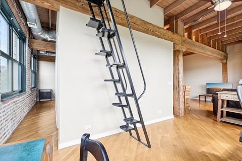 Tiny photo for 3201 N Ravenswood Avenue #301, Chicago, IL 60657 (MLS # 12479580)