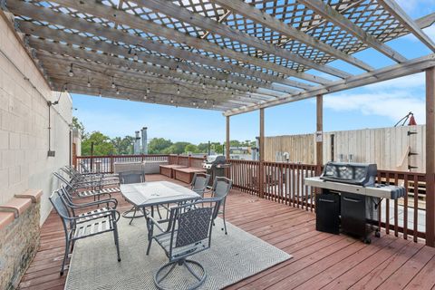 Tiny photo for 3201 N Ravenswood Avenue #301, Chicago, IL 60657 (MLS # 12479580)