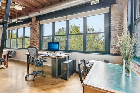 Tiny photo for 3201 N Ravenswood Avenue #301, Chicago, IL 60657 (MLS # 12479580)