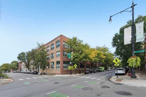 Tiny photo for 3201 N Ravenswood Avenue #301, Chicago, IL 60657 (MLS # 12479580)