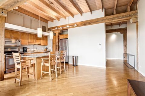 Tiny photo for 3201 N Ravenswood Avenue #301, Chicago, IL 60657 (MLS # 12479580)