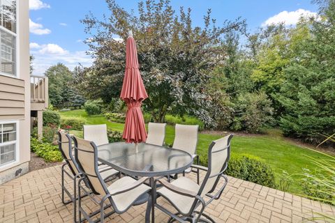 Tiny photo for 805 Stone Canyon Circle, Inverness, IL 60010 (MLS # 12500142)