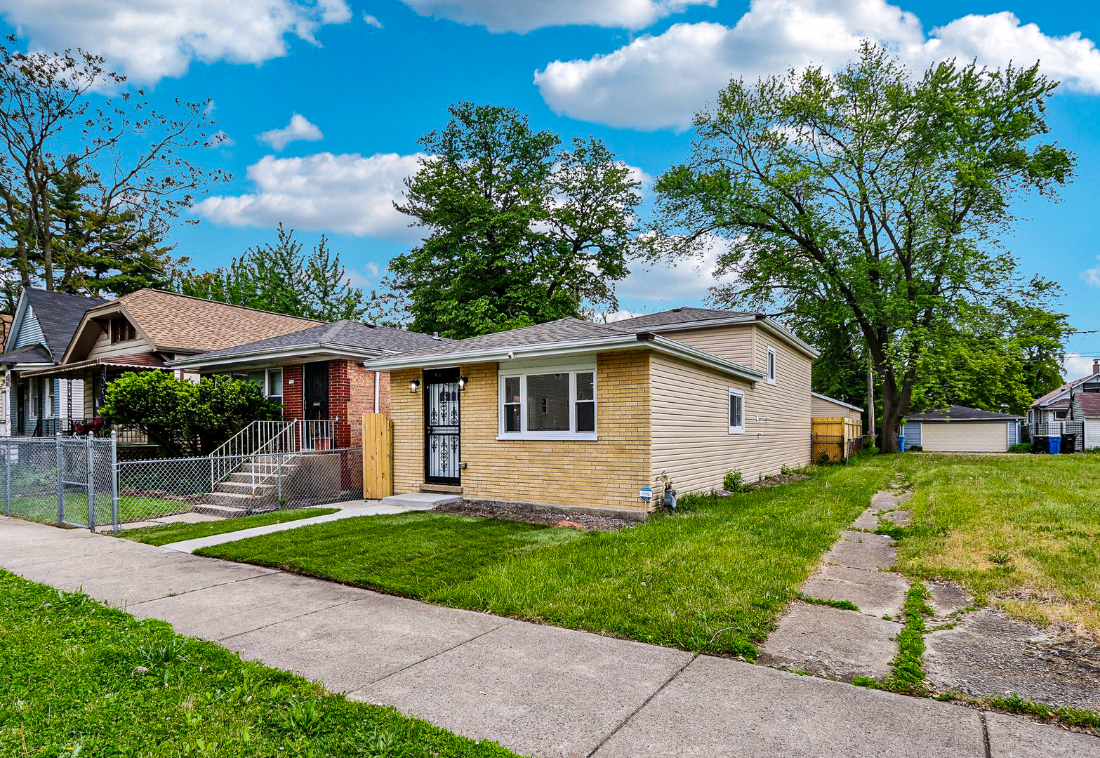 337 W 106th Place
