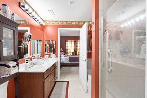 Tiny photo for 511 Prestwick Lane #302, Wheeling, IL 60090 (MLS # 12507893)