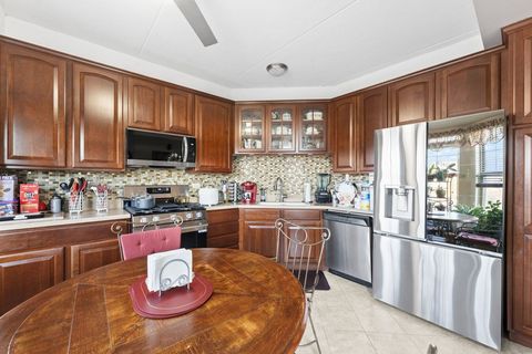 Tiny photo for 511 Prestwick Lane #302, Wheeling, IL 60090 (MLS # 12507893)