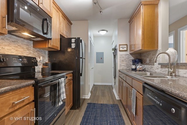 10 Sterling Circle 102