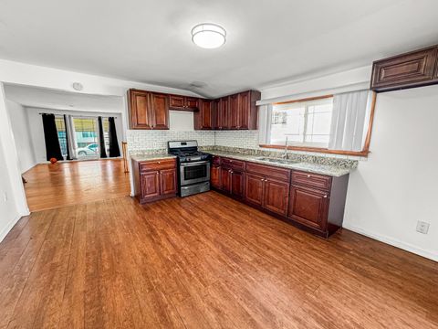 Tiny photo for 13059 Honore Street, Blue Island, IL 60406 (MLS # 12509209)