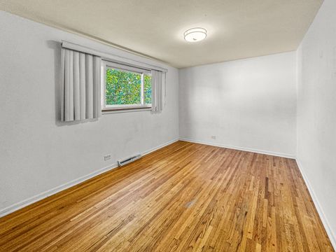 Tiny photo for 13059 Honore Street, Blue Island, IL 60406 (MLS # 12509209)