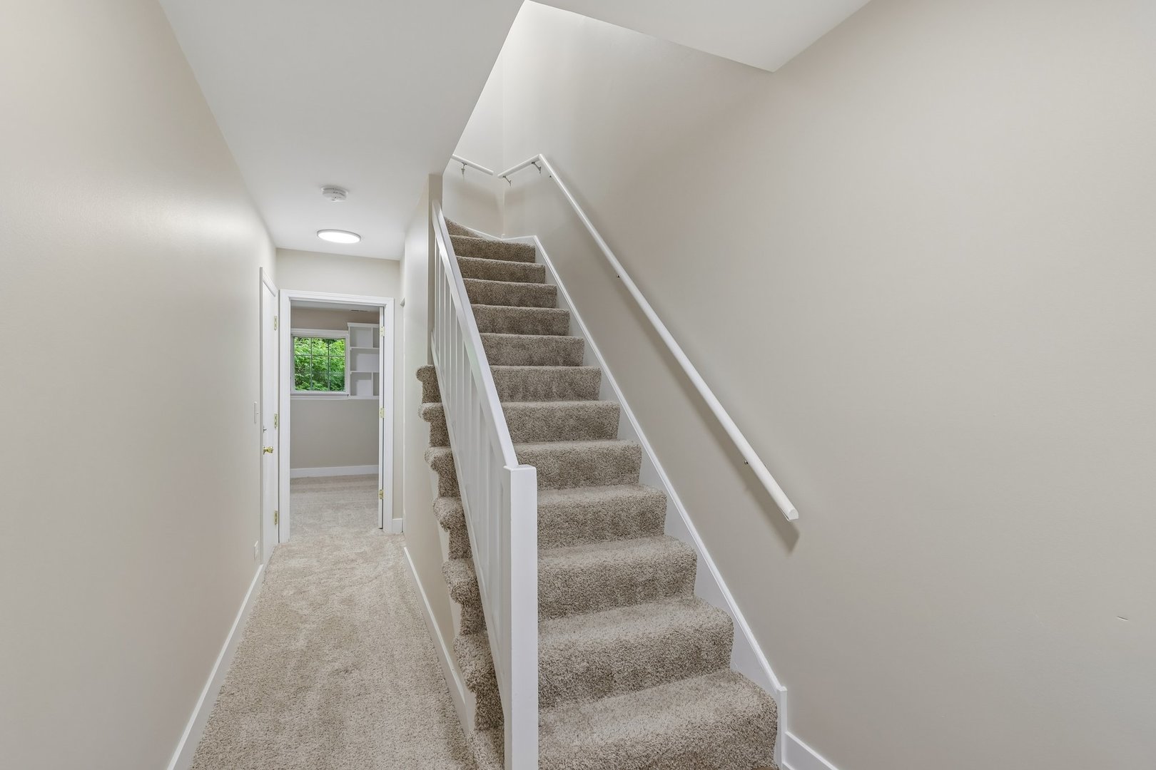 856 W Saint Johns Place