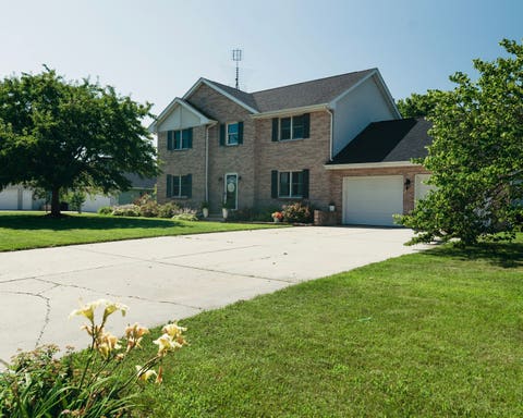 Photo of 45 Oak Ridge Drive, Lasalle, IL 61301 (MLS # 12615876)