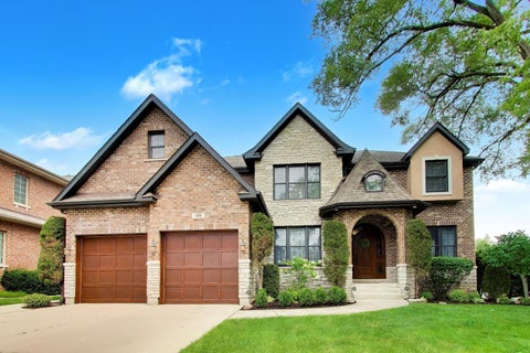 Photo of 1301 N Chicago Avenue, Arlington Heights, IL 60004 (MLS # 12733679)