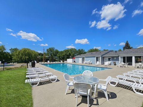 Tiny photo for 751 Dover Place #4C, Wheeling, IL 60090 (MLS # 12626017)