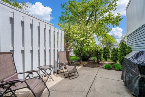 Tiny photo for 751 Dover Place #4C, Wheeling, IL 60090 (MLS # 12626017)