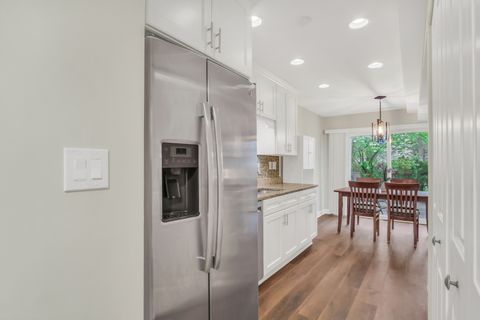 Tiny photo for 751 Dover Place #4C, Wheeling, IL 60090 (MLS # 12626017)