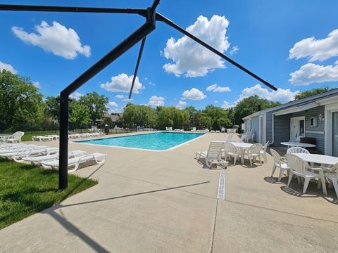 Tiny photo for 751 Dover Place #4C, Wheeling, IL 60090 (MLS # 12626017)