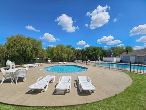 Tiny photo for 751 Dover Place #4C, Wheeling, IL 60090 (MLS # 12626017)