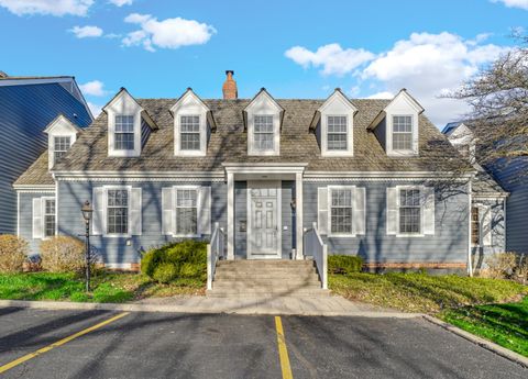 1624 W Colonial Parkway Inverness IL 60067