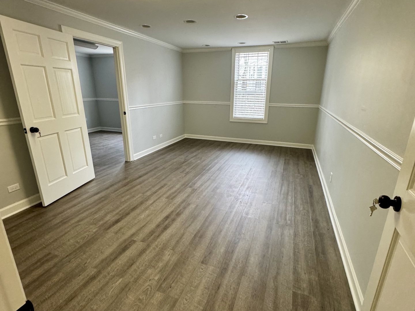1624 W Colonial Parkway