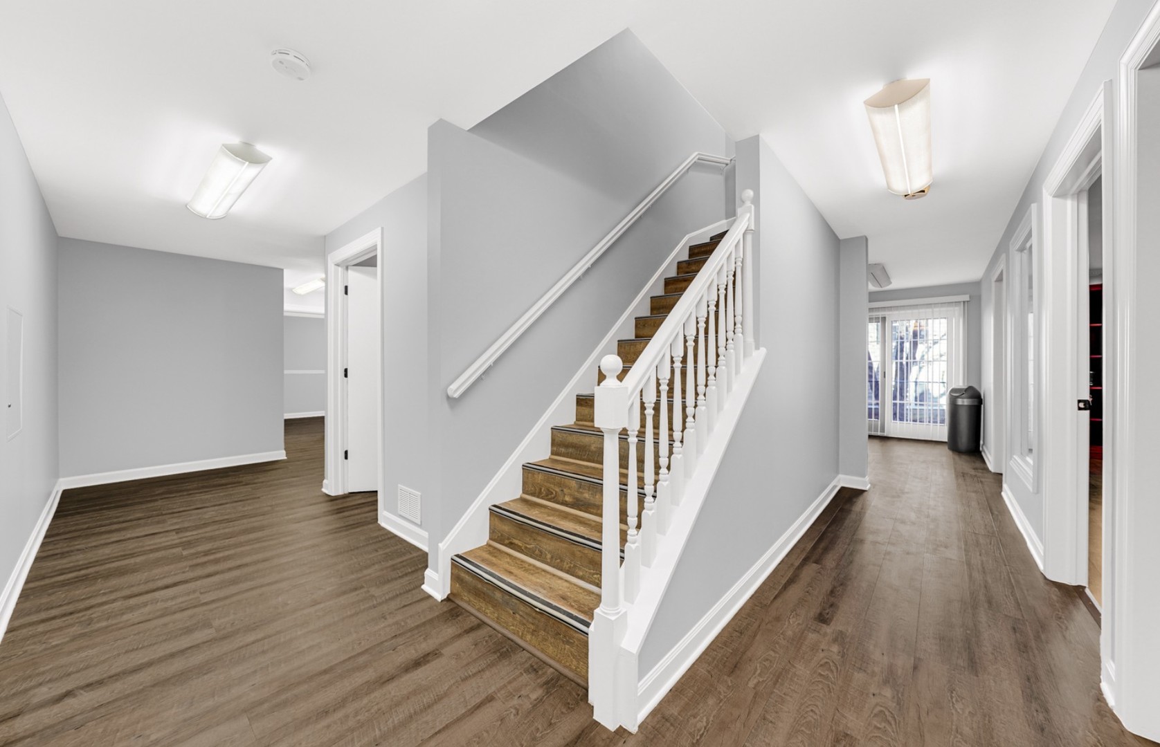 1624 W Colonial Parkway