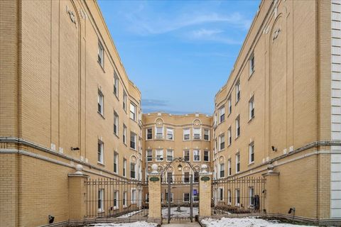 7411 N Hoyne Avenue 3 Chicago IL 60645