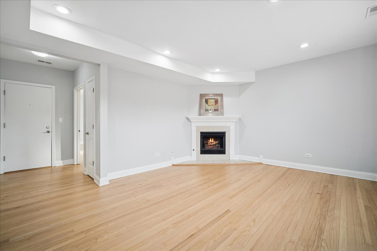 7411 N Hoyne Avenue 3