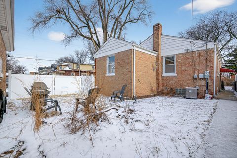 Tiny photo for 700 22nd Avenue, Bellwood, IL 60104 (MLS # 12591795)