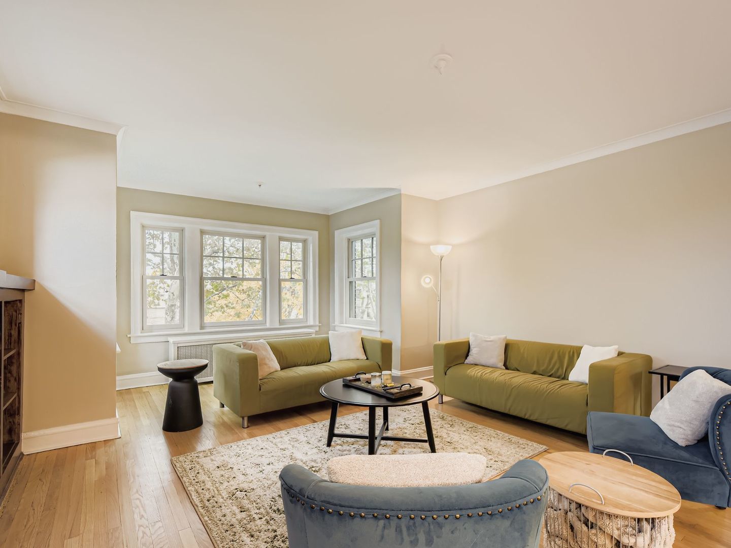 5704 N Artesian Avenue 3N