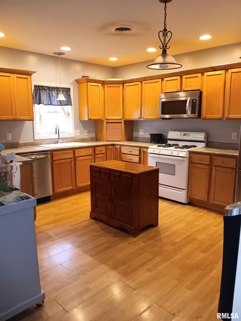 Tiny photo for 1935 ELM Street, Murphysboro, IL 62966 (MLS # EB459003)