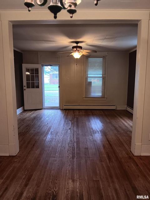 Tiny photo for 1935 ELM Street, Murphysboro, IL 62966 (MLS # EB459003)