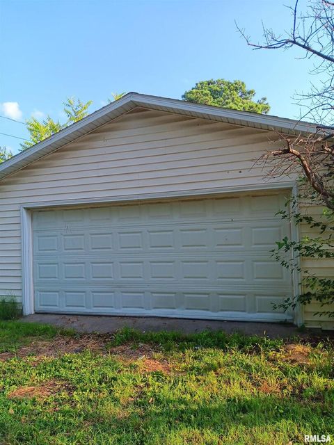 Tiny photo for 1935 ELM Street, Murphysboro, IL 62966 (MLS # EB459003)