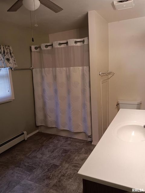 Tiny photo for 1935 ELM Street, Murphysboro, IL 62966 (MLS # EB459003)