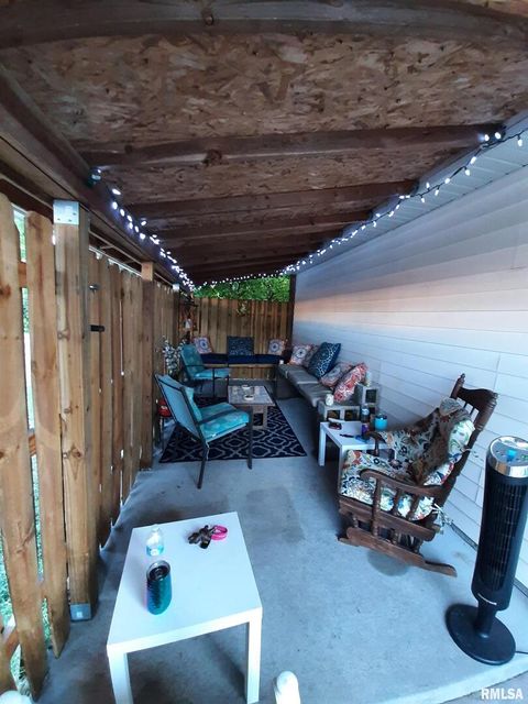 Tiny photo for 1935 ELM Street, Murphysboro, IL 62966 (MLS # EB459003)