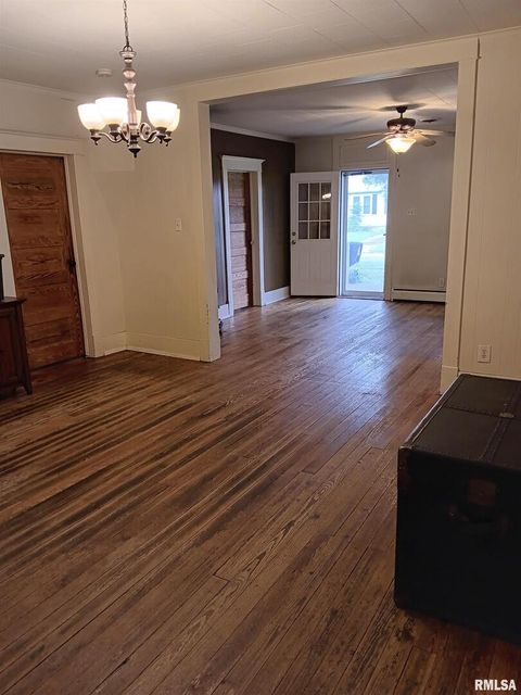 Tiny photo for 1935 ELM Street, Murphysboro, IL 62966 (MLS # EB459003)