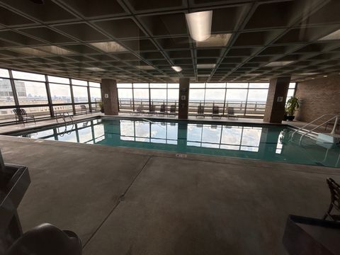 Tiny photo for 2650 N Lakeview Avenue #404, Chicago, IL 60614 (MLS # 12422132)