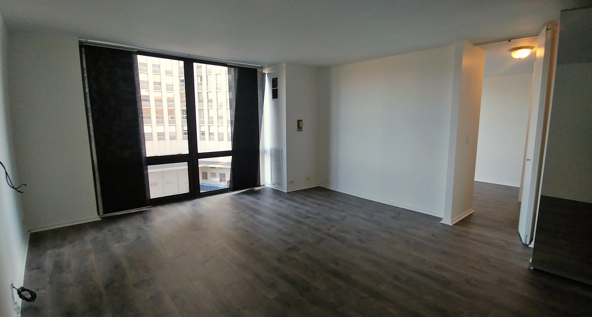 2650 N Lakeview Avenue 404