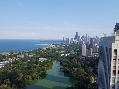 Tiny photo for 2650 N Lakeview Avenue #404, Chicago, IL 60614 (MLS # 12422132)