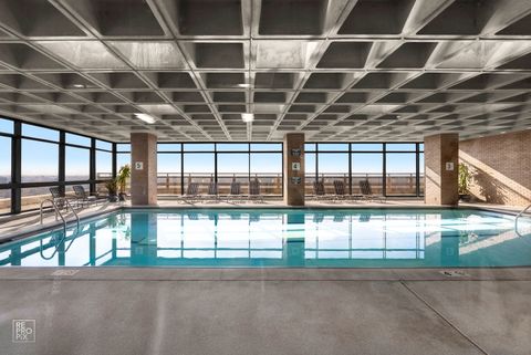 Tiny photo for 2650 N Lakeview Avenue #404, Chicago, IL 60614 (MLS # 12422132)