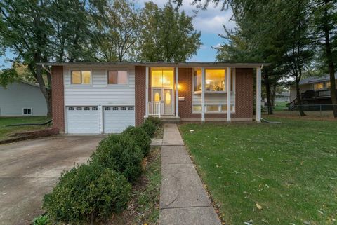 Tiny photo for 2801 Mitchell Drive, Woodridge, IL 60517 (MLS # 12478621)