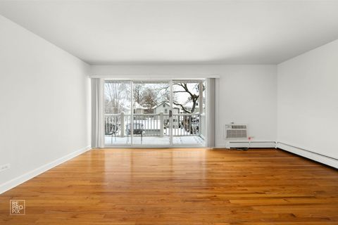 Tiny photo for 81 S 6th Avenue #202, La Grange, IL 60525 (MLS # 12527140)