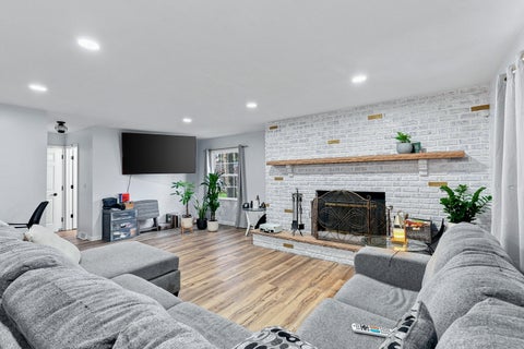Tiny photo for 1122 W 59th Street, Davenport, IA 52806 (MLS # 12739011)